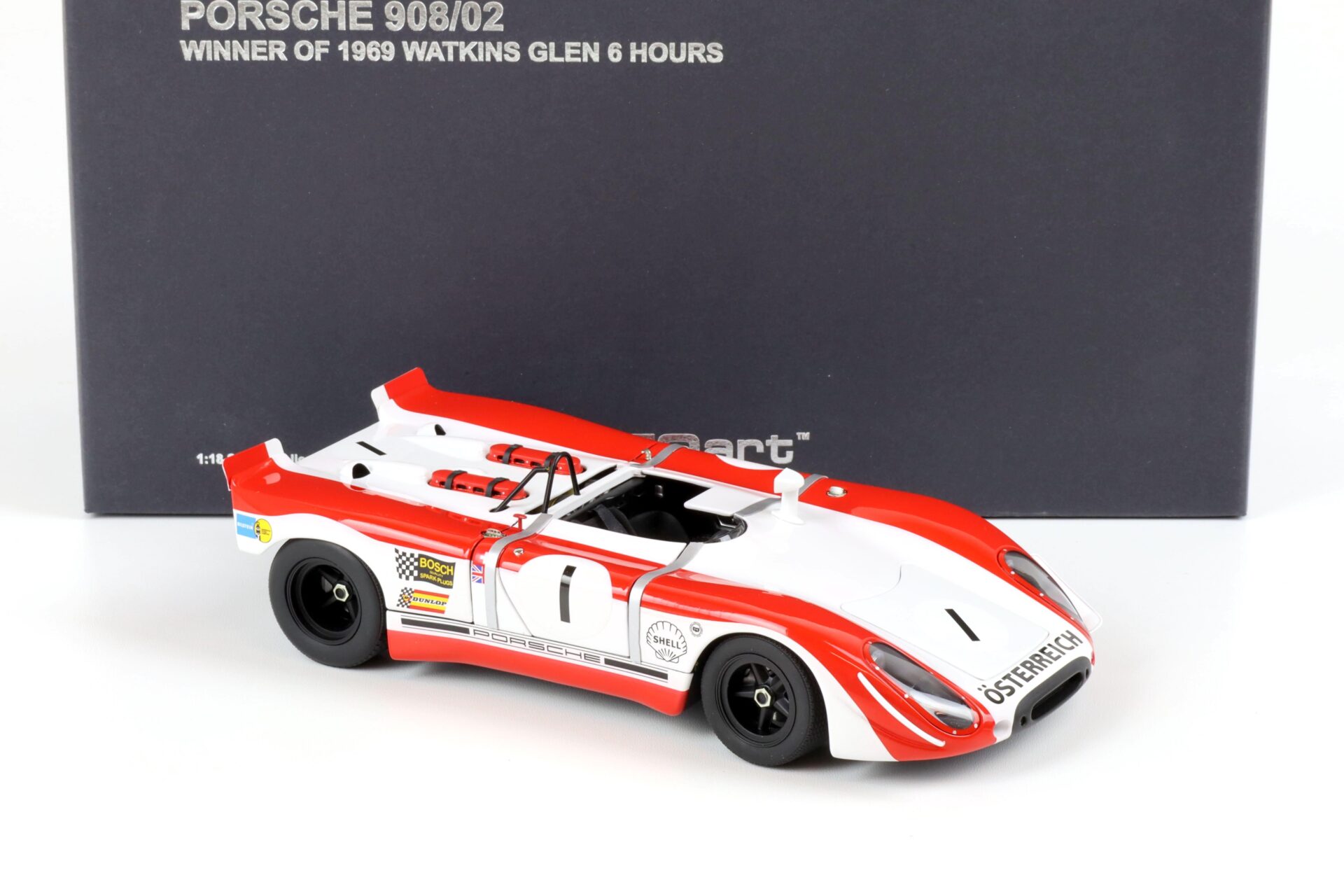 1:18 AUTOart Porsche 908/02 Watkins Glen 1969 Winner Redman Siffert #1