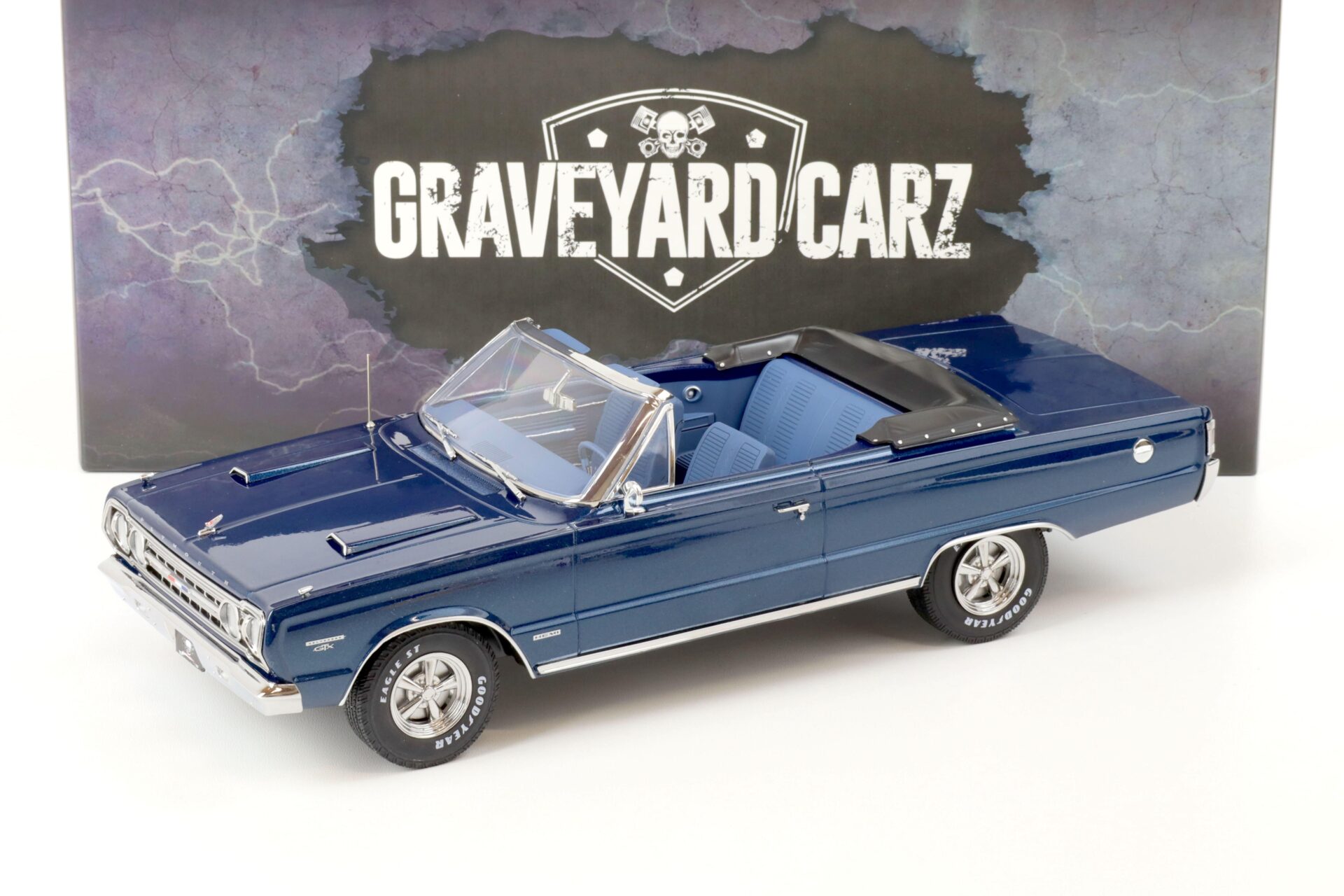 1:18 Greenlight 1967 Plymouth Belvedere GTX Convertible blue GRAVEYARD CARZ