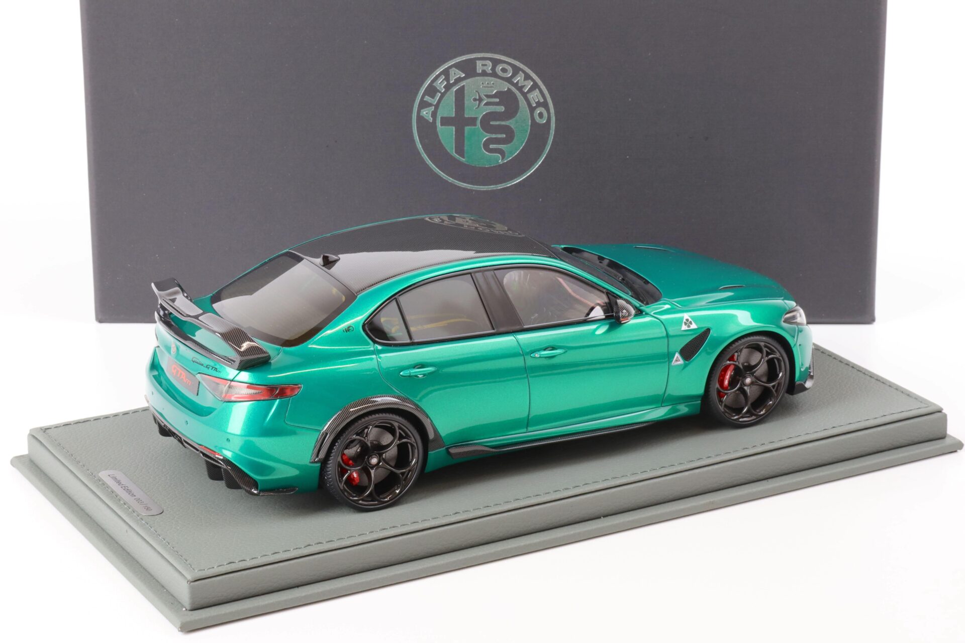 1:18 BBR Alfa Romeo Giulia GTAM Verde Montreal/ red brakes - Limited 150 pcs.