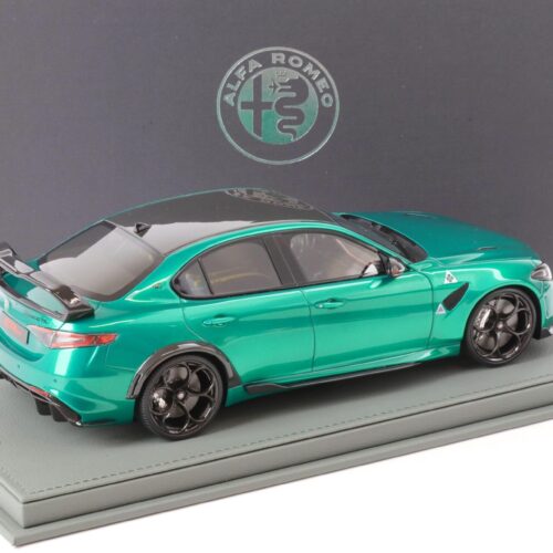 1:18 BBR Alfa Romeo Giulia GTAM Verde Montreal/ silver brakes - Limited 80 pcs.