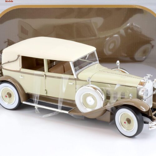 1:18 Signature Models 1930 Packard Brewster beige/ brown closed Top