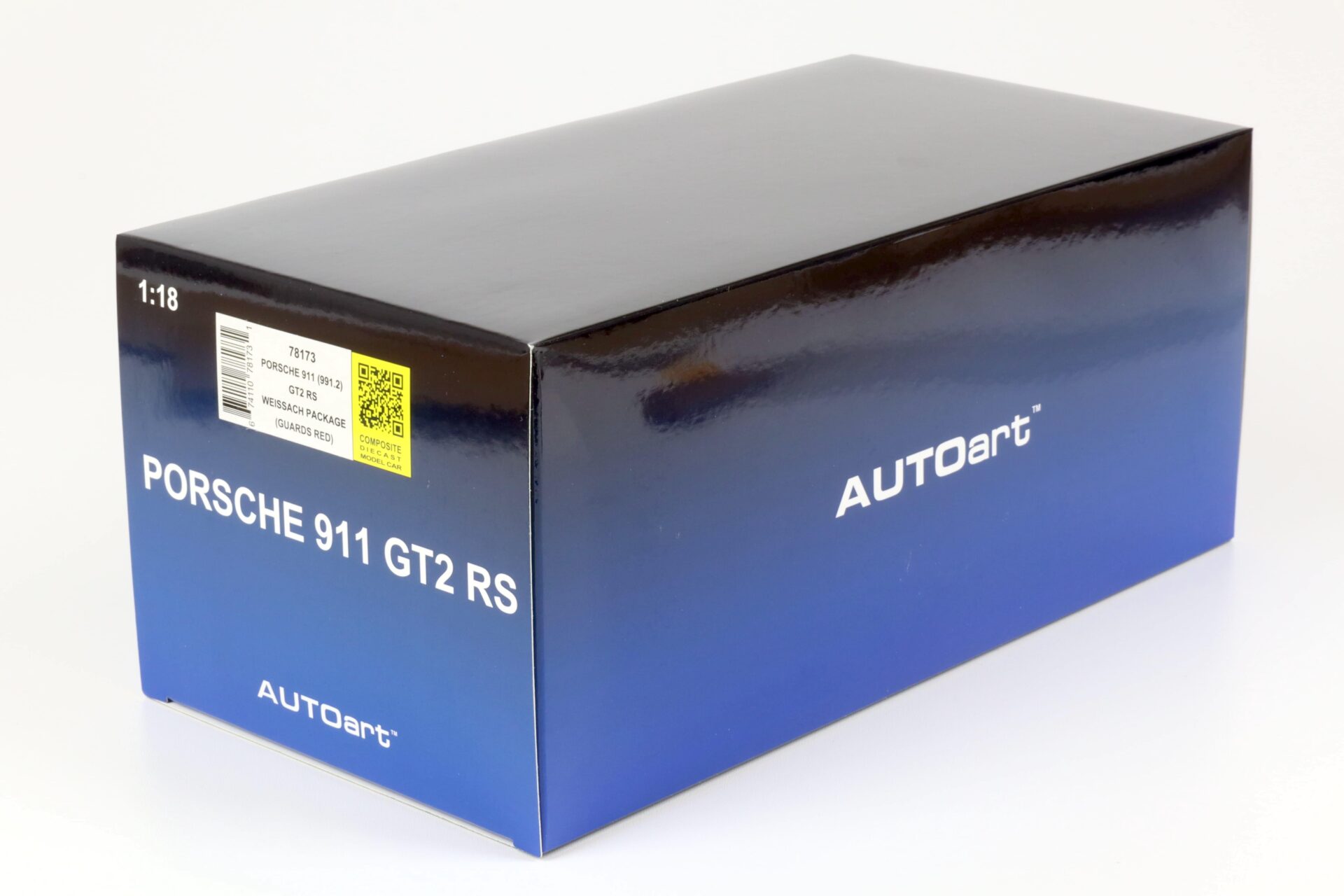 1:18 AUTOart Porsche 911 (991.2) GT2 RS 2017 Weissach Package Guards red 78173