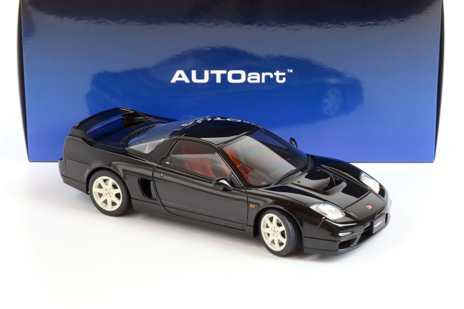 1:18 AUTOart Honda NSX-R (NA2) 2019 Berlina black 73216