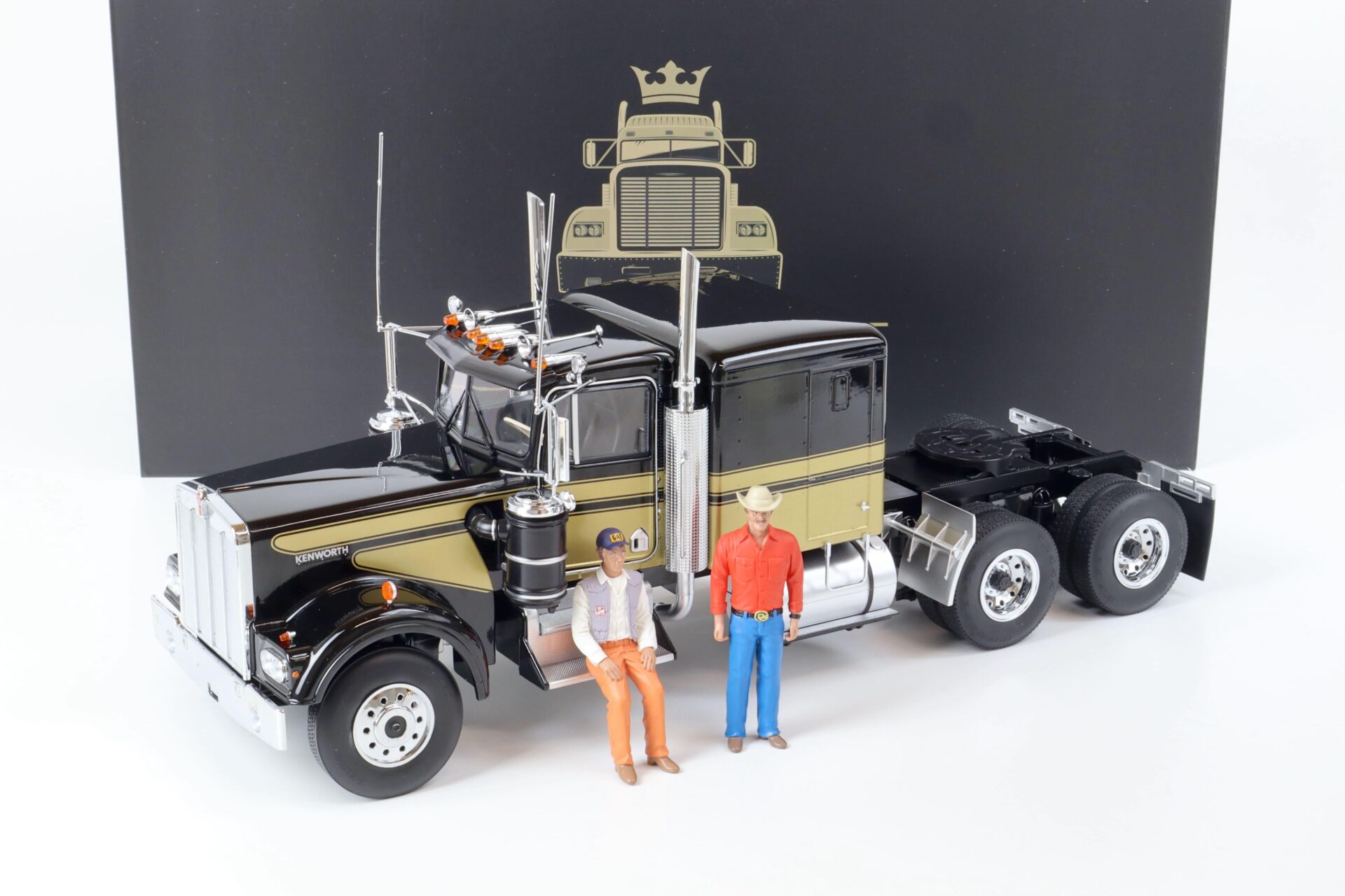 1:18 Road Kings SET Kenworth W900 + Figur Bandit & Cledus Smokey and Bandit 3 pcs.