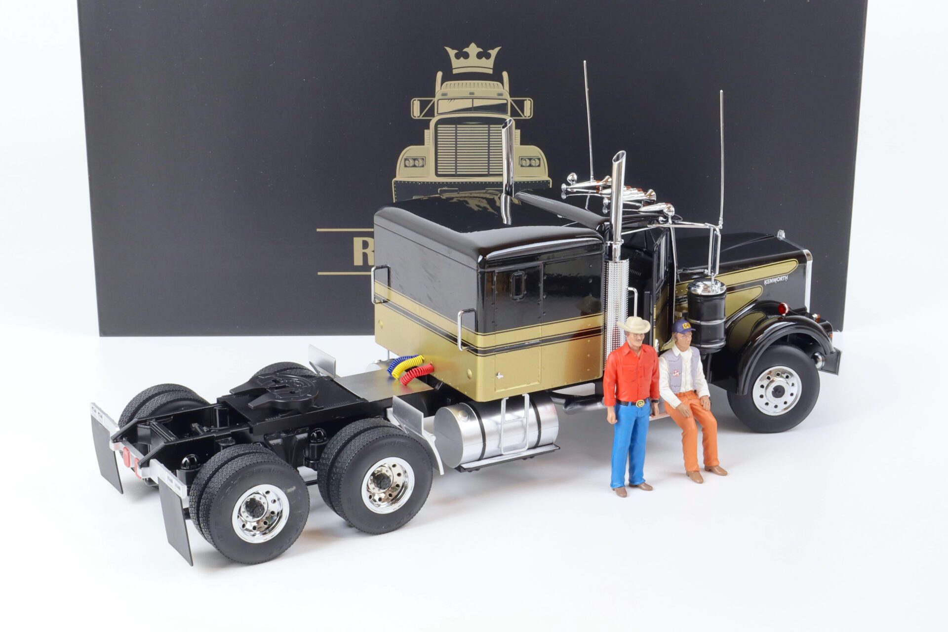 1:18 Road Kings SET Kenworth W900 + Figur Bandit & Cledus Smokey and Bandit 3 pcs.