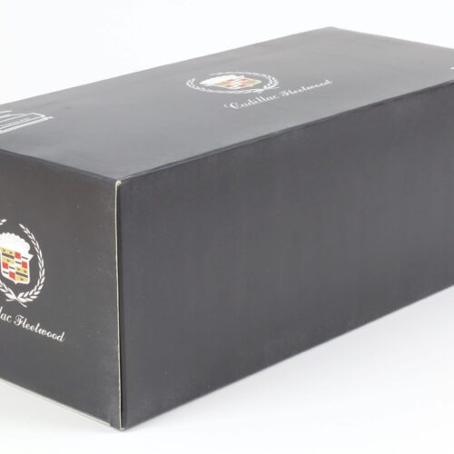 1:18 XiaoGuang Model 1993 Cadillac Fleetwood Brougham Limousine white - leather seats