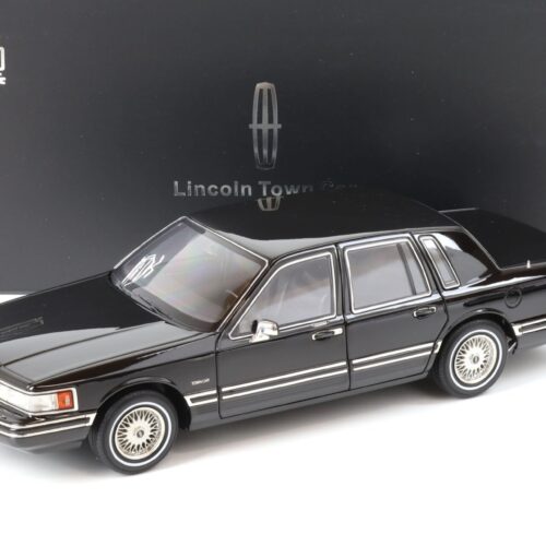1:18 XiaoGuang Model 1993 Lincoln Town Car V8 Limousine black - leather seats