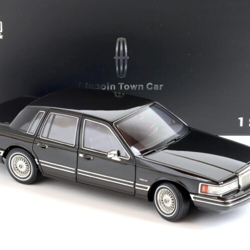 1:18 XiaoGuang Model 1993 Lincoln Town Car V8 Limousine black - leather seats