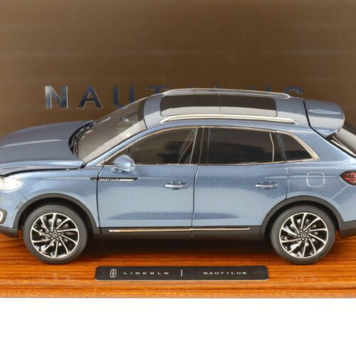 1:18 Original Lincoln Nautilus Luxury SUV 2018 blue metallic DEALER VERSION