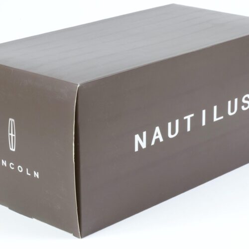 1:18 Original Lincoln Nautilus Luxury SUV 2018 blue metallic DEALER VERSION