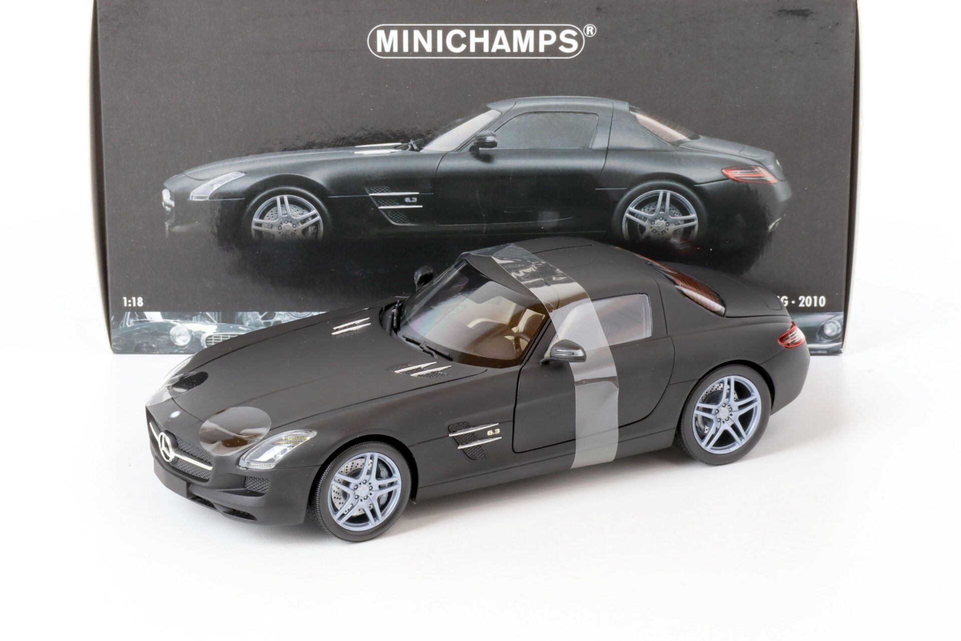 1:18 Minichamps Mercedes SLS AMG Coupe 2011 matt black