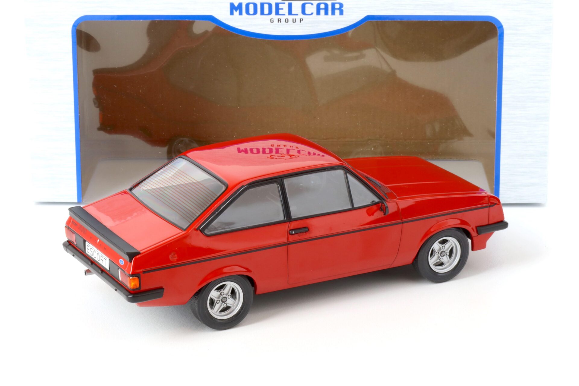 Modellauto Ford Escort MK II RS 2000 1977 dunkelbraun (Metallic) MCG 1:18 Metallmodell, Türen und Hauben nicht zu öffnen bei