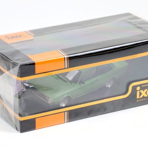 1:43 IXO Volvo 242 Custom green 1980