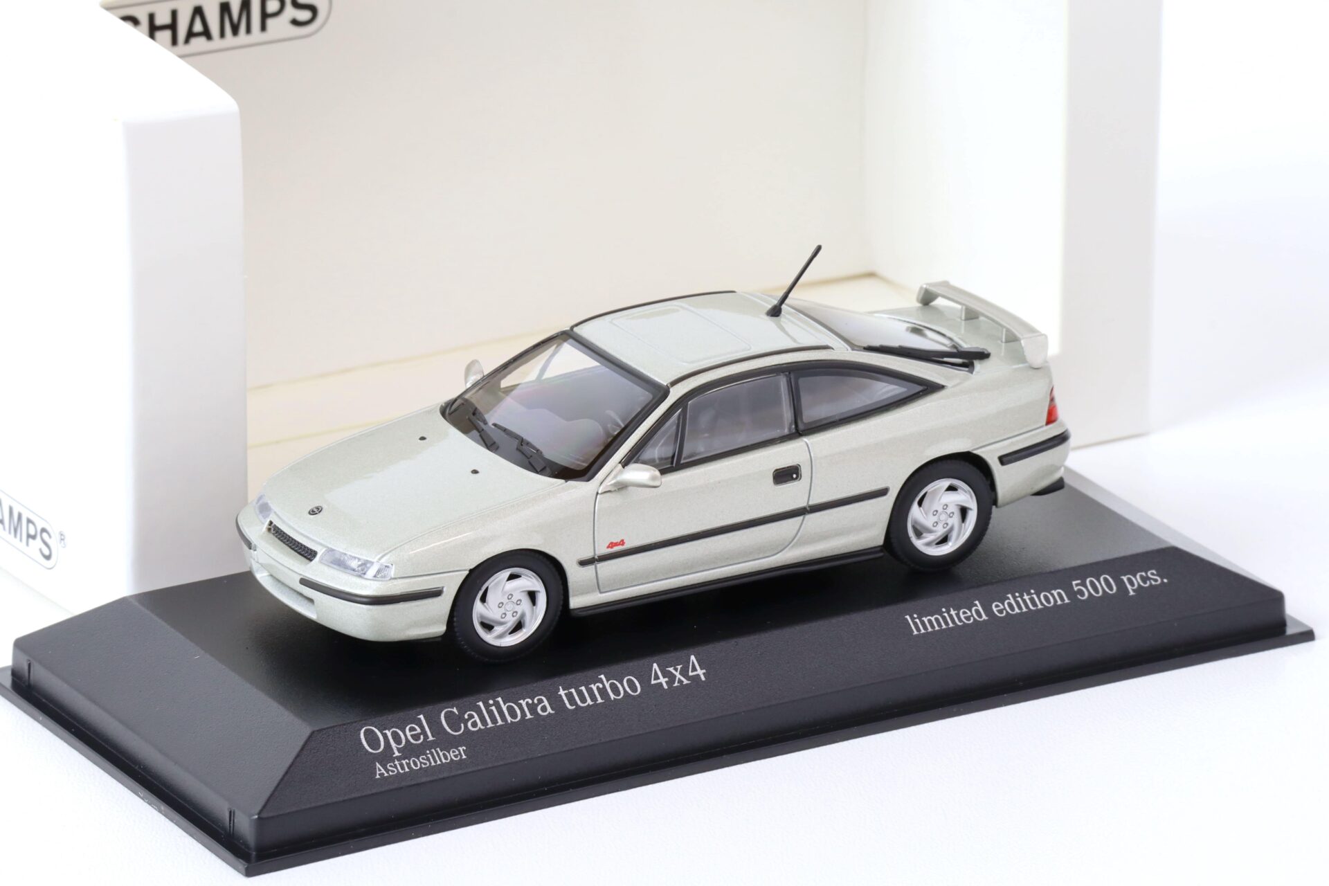 1:43 Minichamps Opel Calibra Turbo 4x4 Astros silver 1992