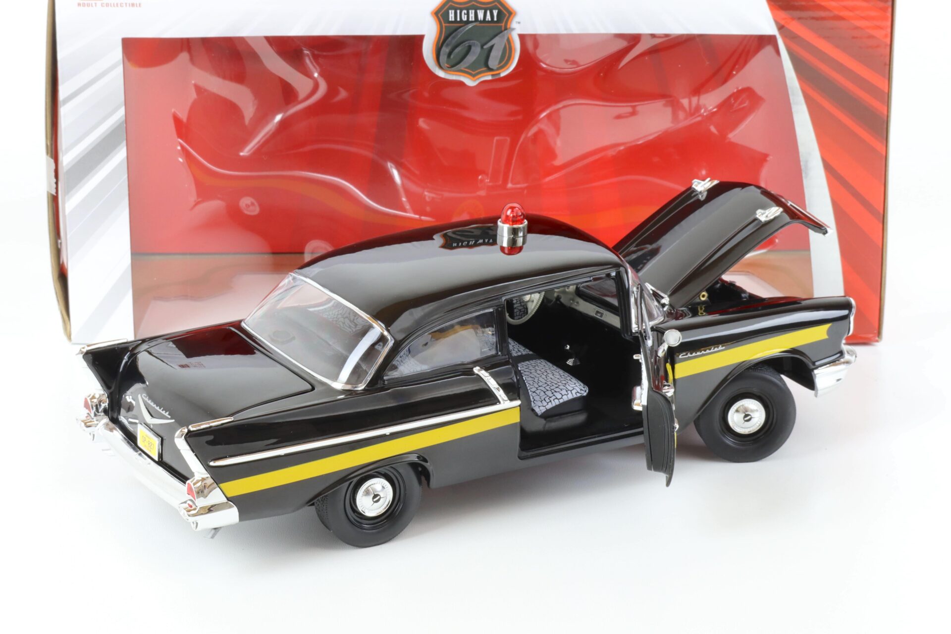 1:18 Highway61 1957 Chevrolet Bel Air 150 Sedan Kentucky State Police black