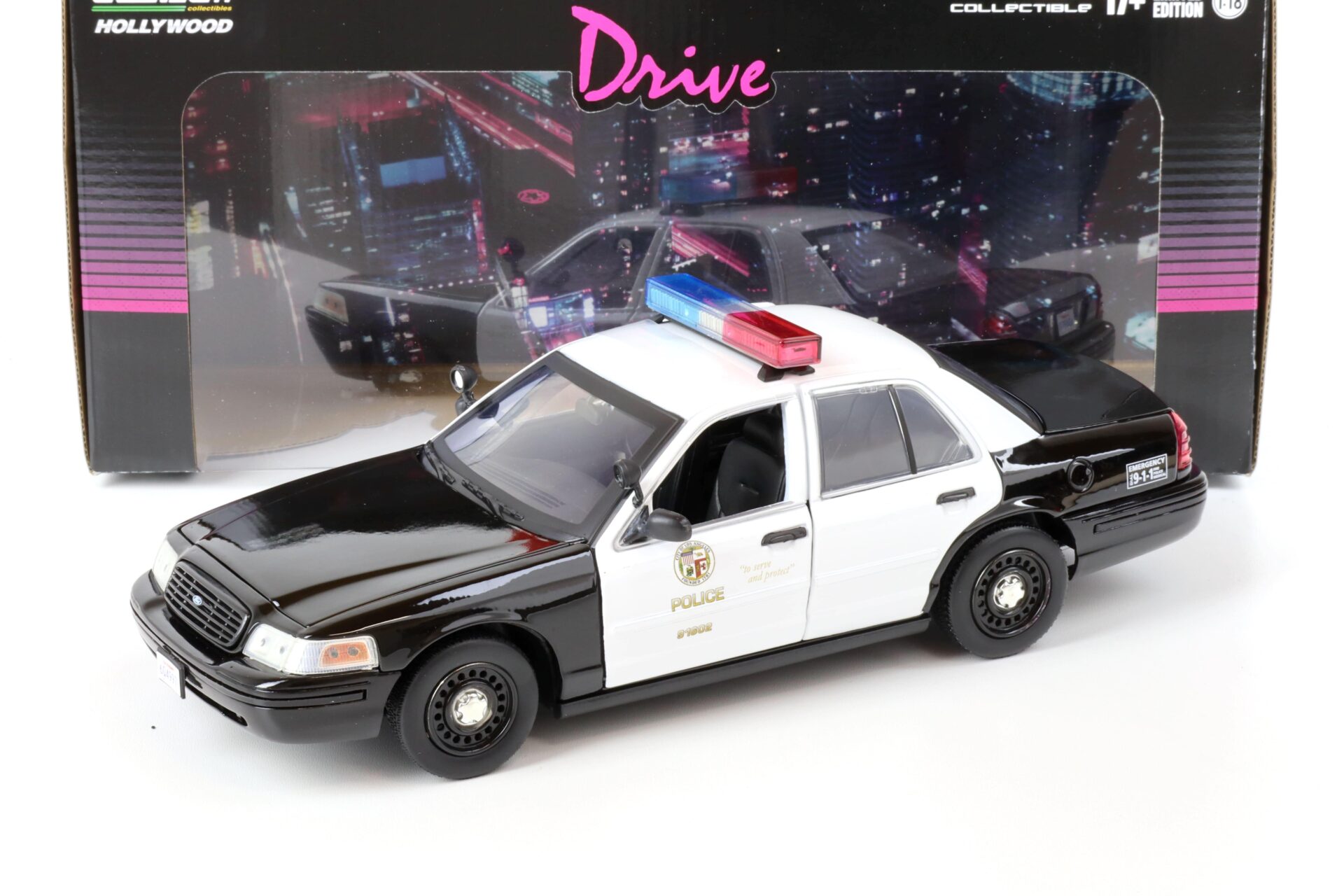 1:18 Greenlight 2001 Ford Crown Victoria LA Police Intercopter DRIVE black/ white