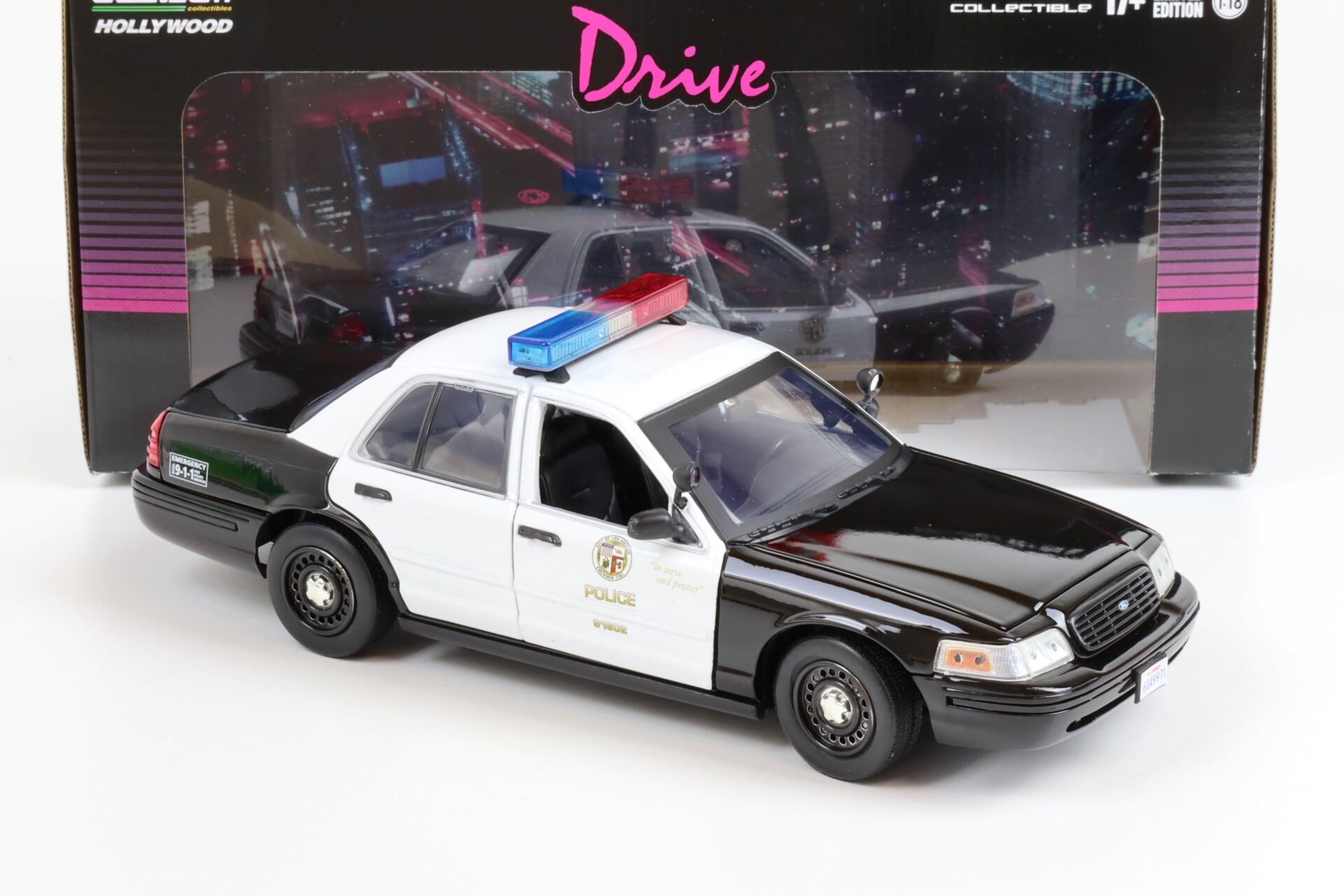 1:18 Greenlight 2001 Ford Crown Victoria LA Police Intercopter DRIVE black/ white