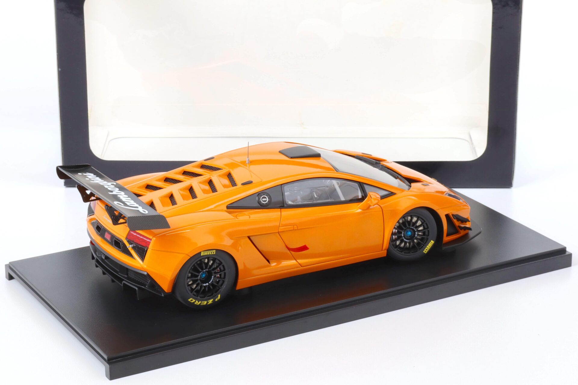 1:18 AUTOart Lamborghini Gallardo GT3 FL2 metallic orange 2013