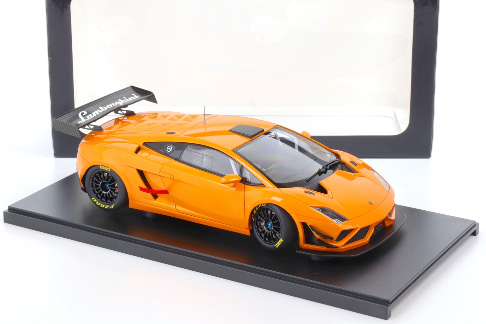 1:18 AUTOart Lamborghini Gallardo GT3 FL2 metallic orange 2013