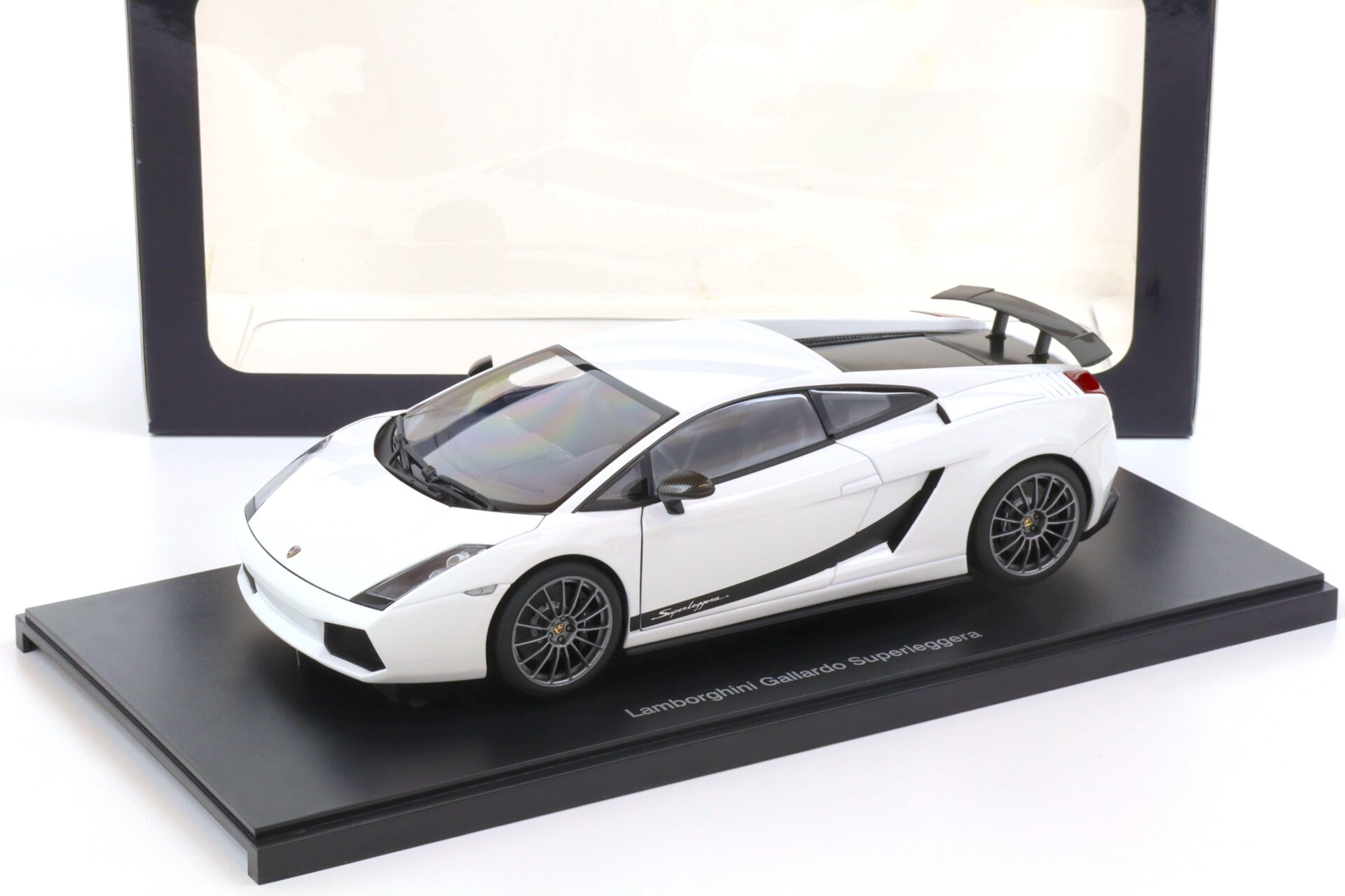 1:18 AUTOart Lamborghini Gallardo Superleggera Monocerus/ metallic white