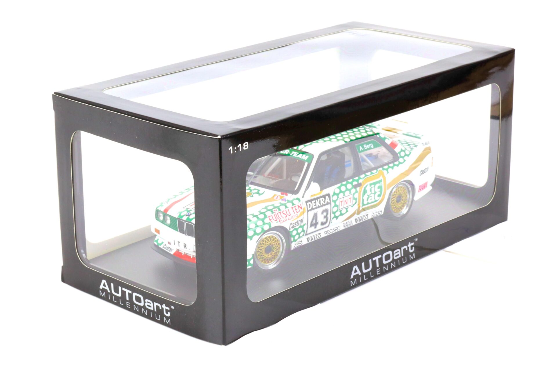 1:18 AUTOart BMW M3 (E30) DTM 1991 TIC TAC A.Berg #43