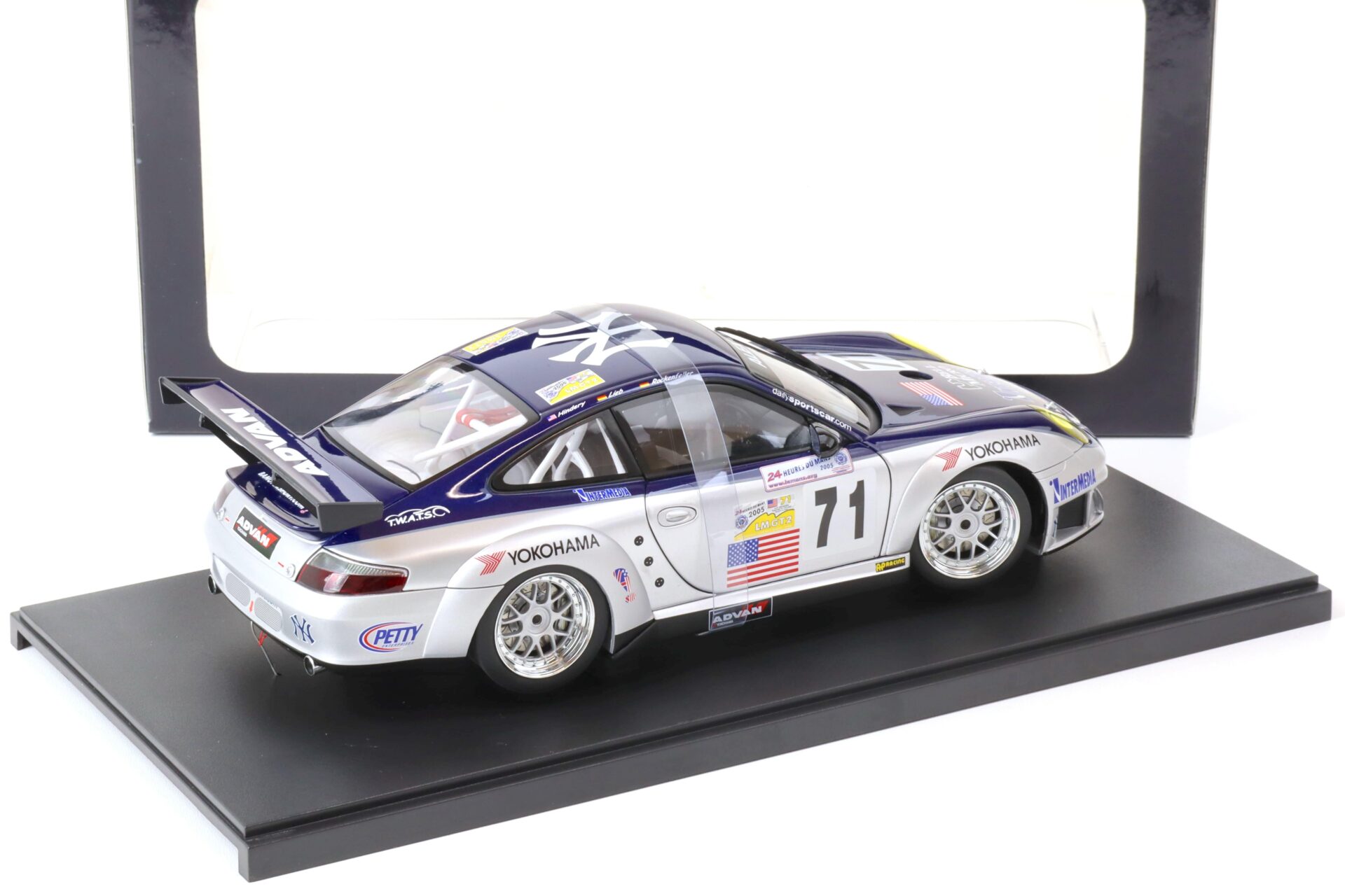 1:18 AUTOart Porsche 911 (996) GT3 RSR ALMS 2005 Alex Job #71