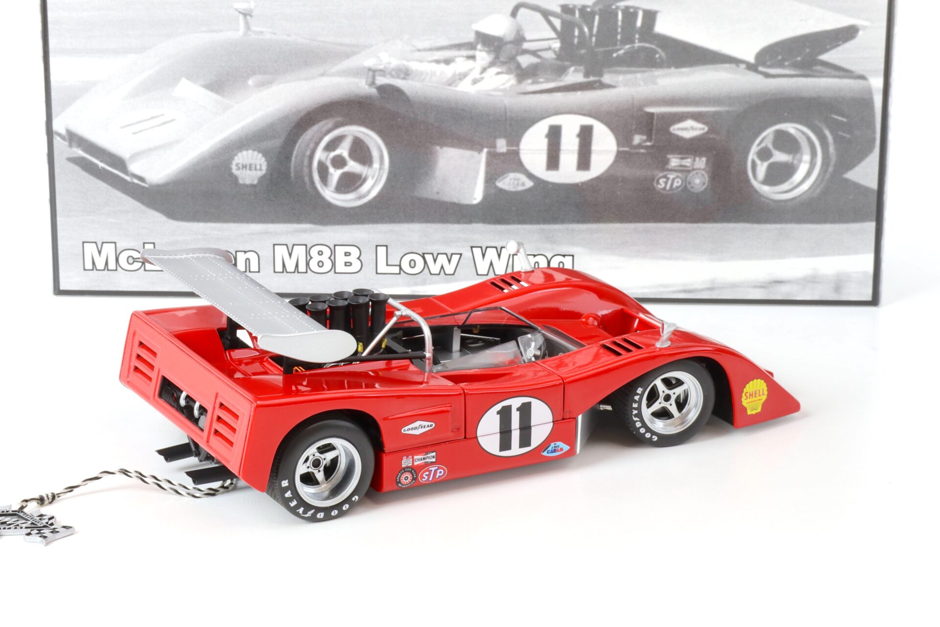 1:18 GMP McLaren M8B Low Wing CanAm Lothar Motschenbacher red #11