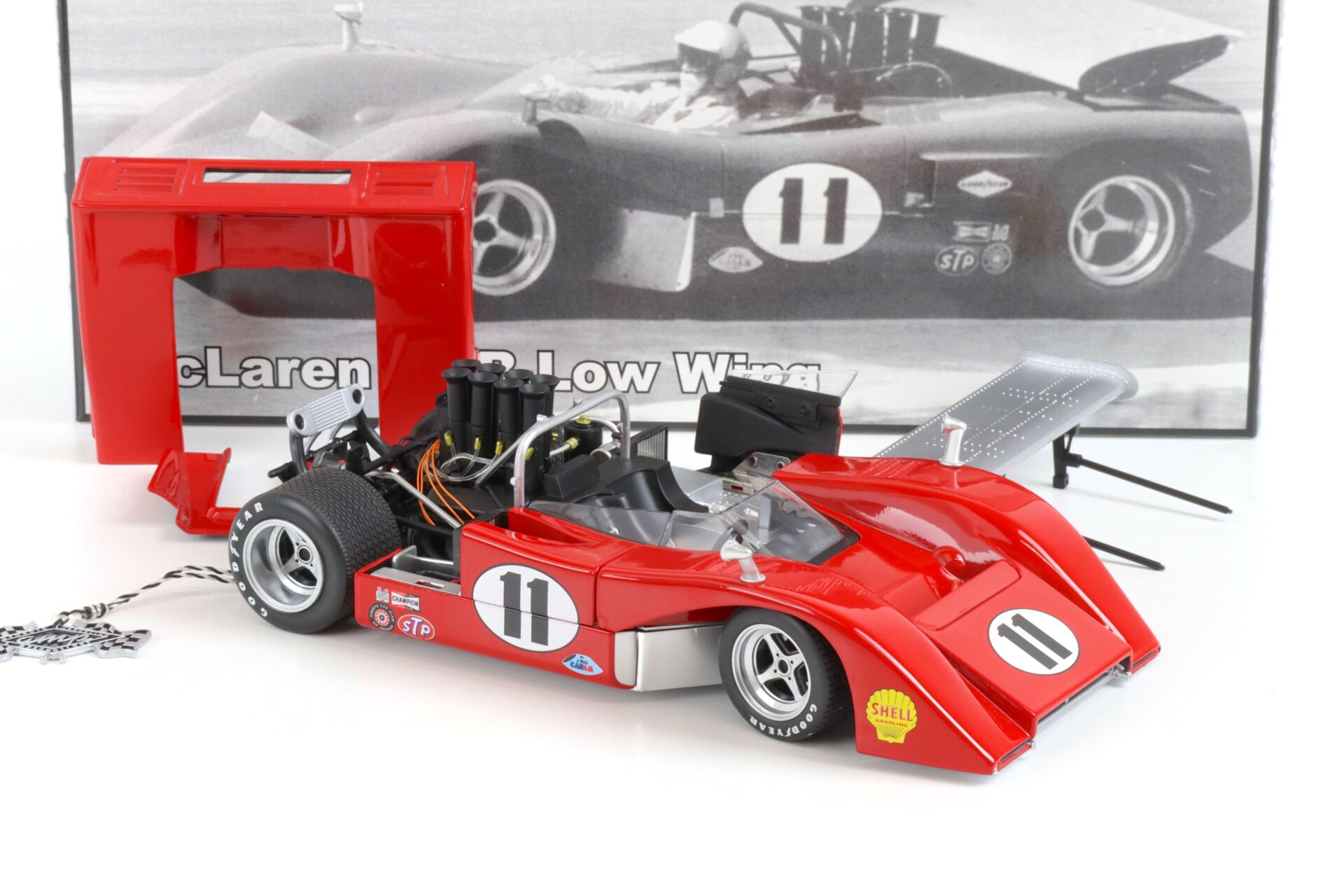 1:18 GMP McLaren M8B Low Wing CanAm Lothar Motschenbacher red #11