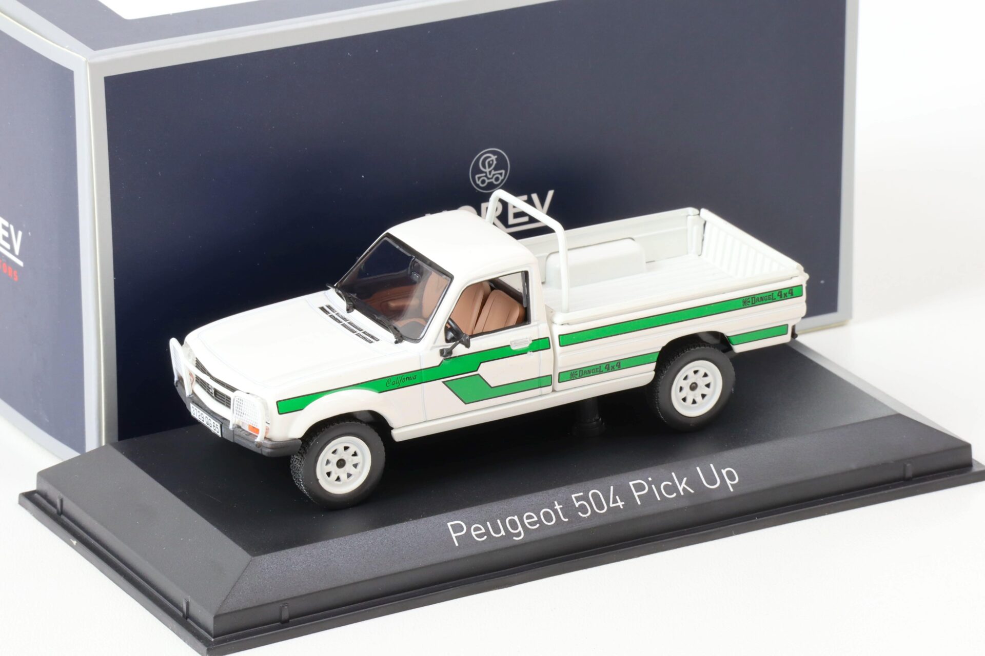 ID 68576 orig.jpg 1:43 Norev Peugeot 504 Pick Up 4x4 Daniel 1985 white 475458