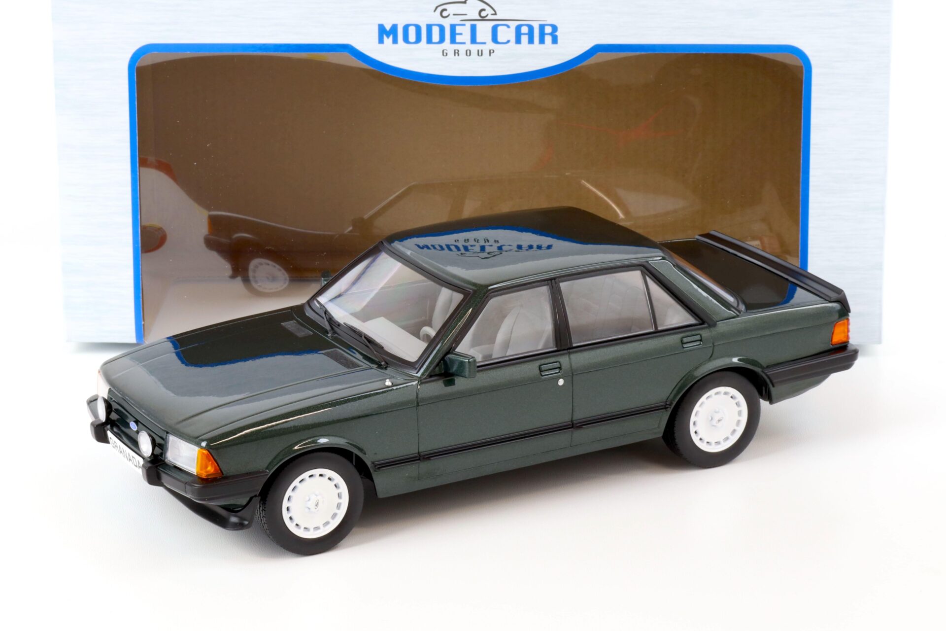 1:18 MCG Ford Granada MK II 2.8 Injection dark green metallic
