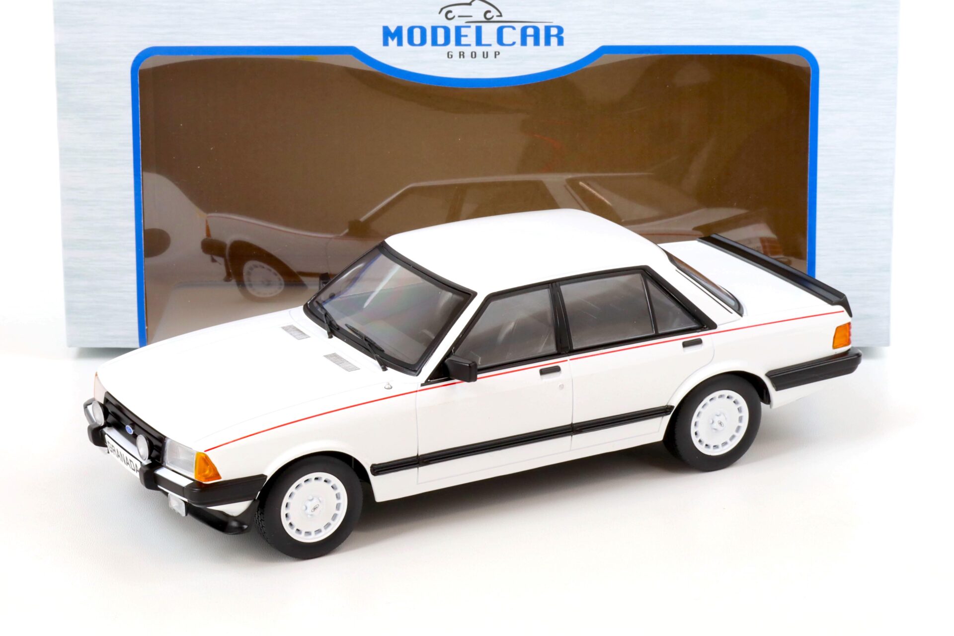 1:18 MCG Ford Granada MK II 2.8 Injection white