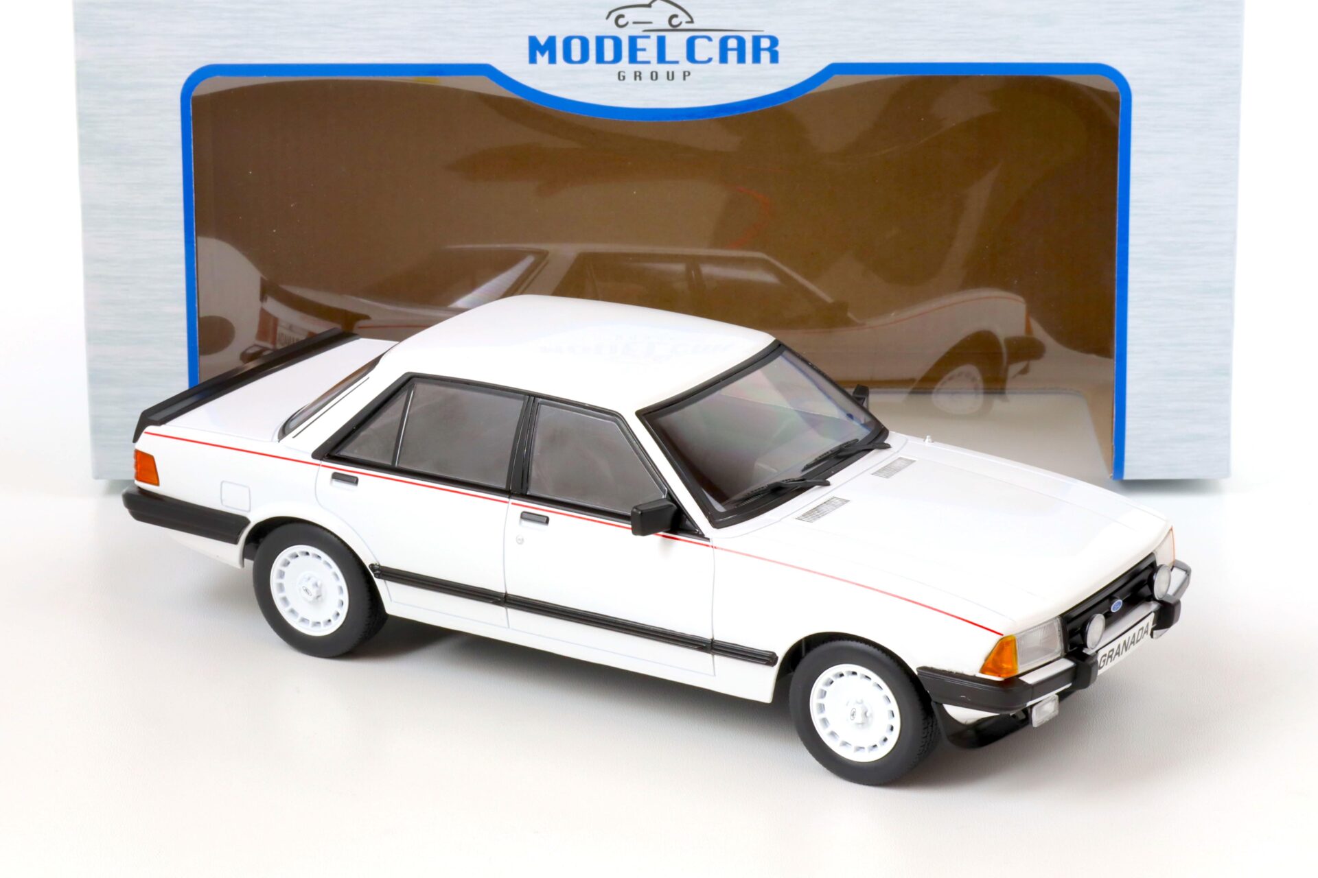 1:18 MCG Ford Granada MK II 2.8 Injection white