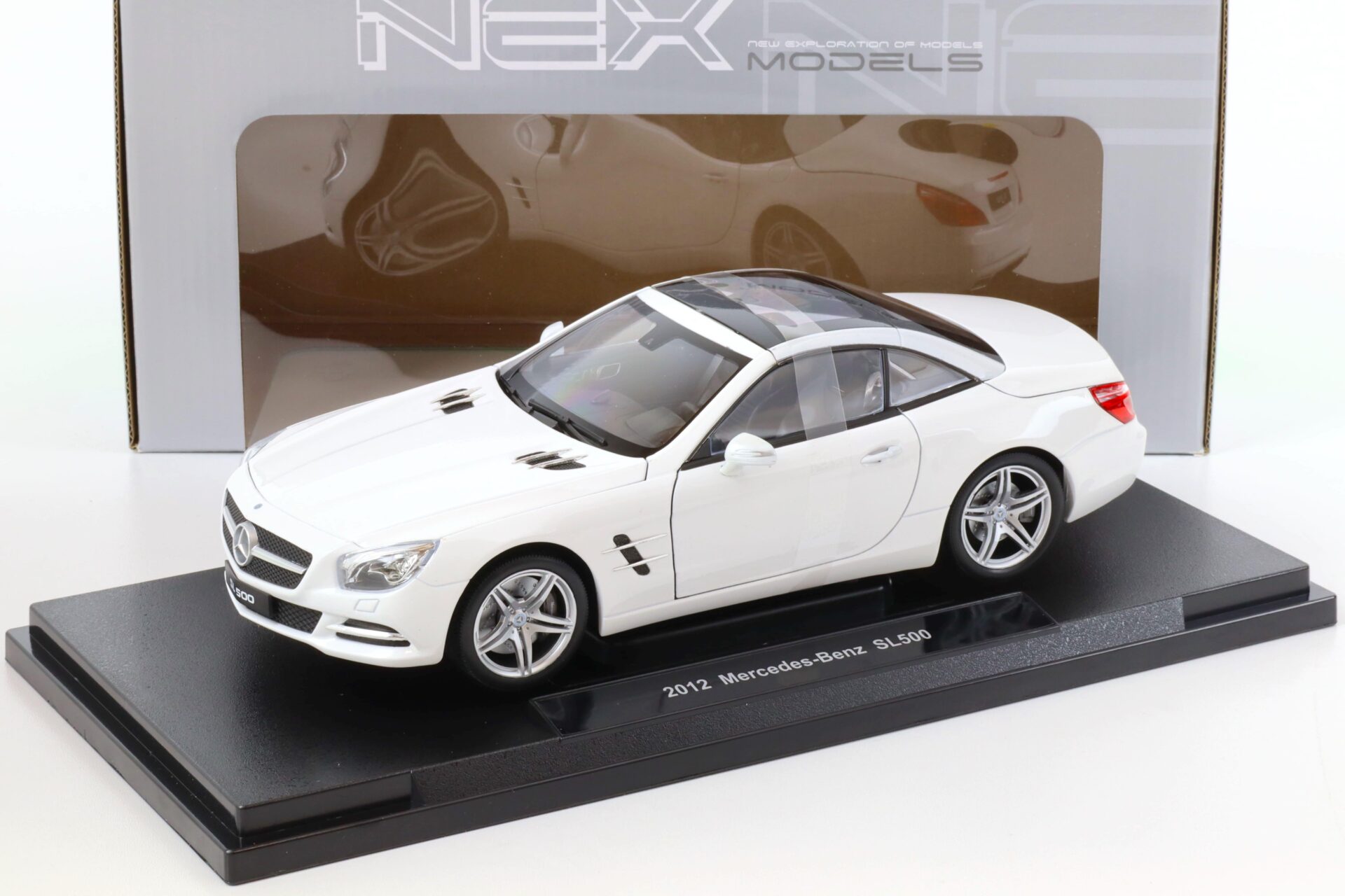 1:18 Welly 2012 Mercedes SL500 closed Top R231 white metallic
