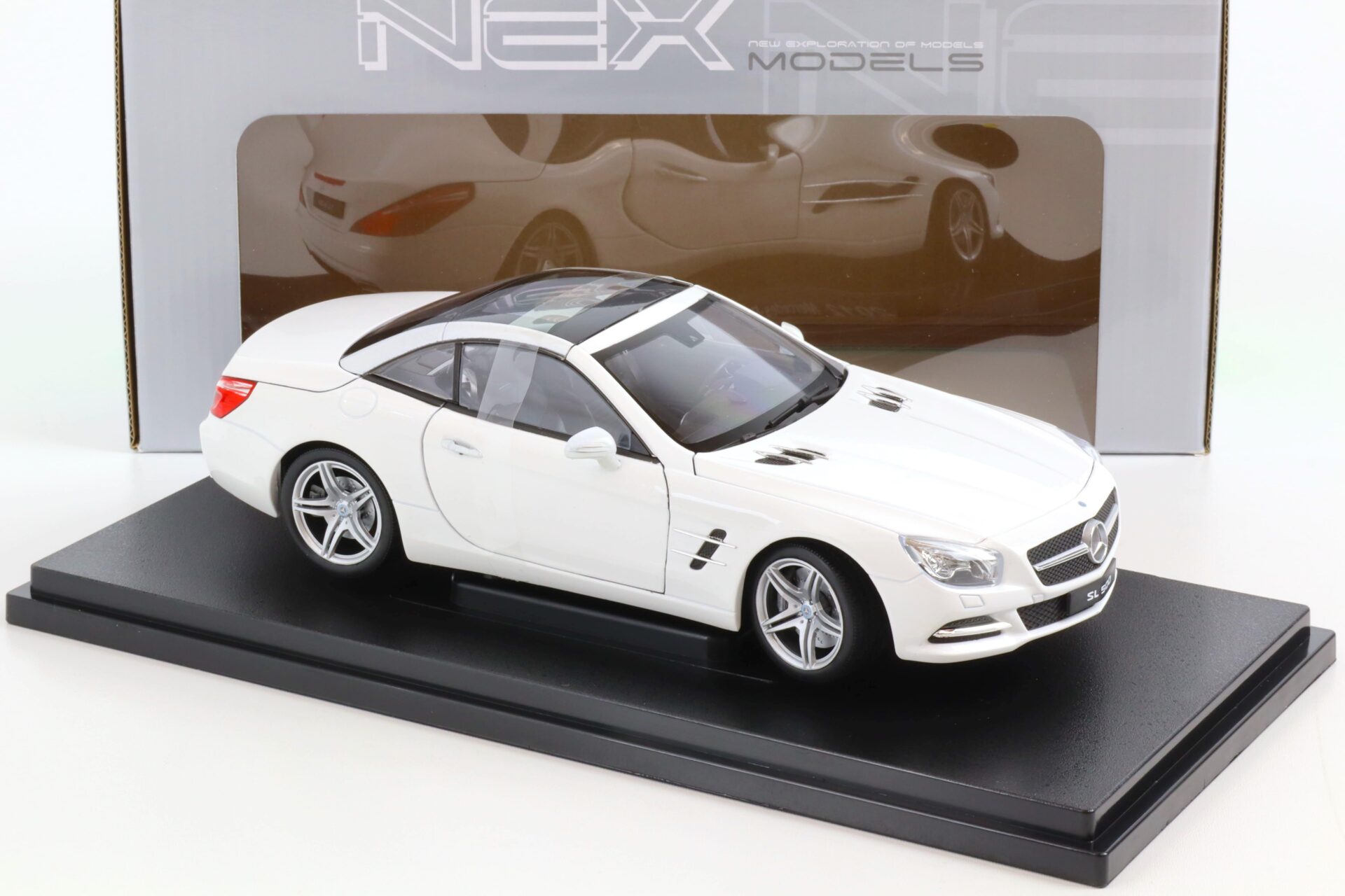 1:18 Welly 2012 Mercedes SL500 closed Top R231 white metallic