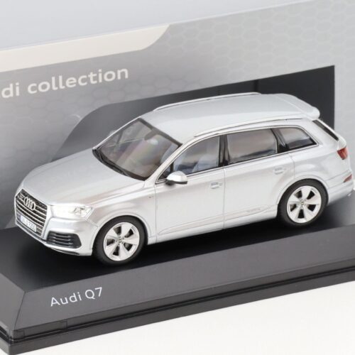 1:43 Spark Audi Q7 SUV Florett silver metallic 2015 DEALER VERSION