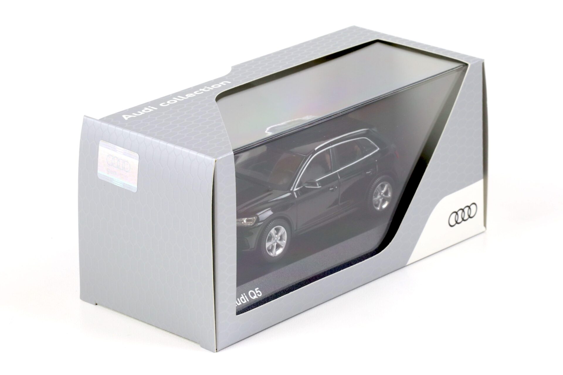 1:43 iScale Audi Q5 Myth black 2017 DEALER VERSION