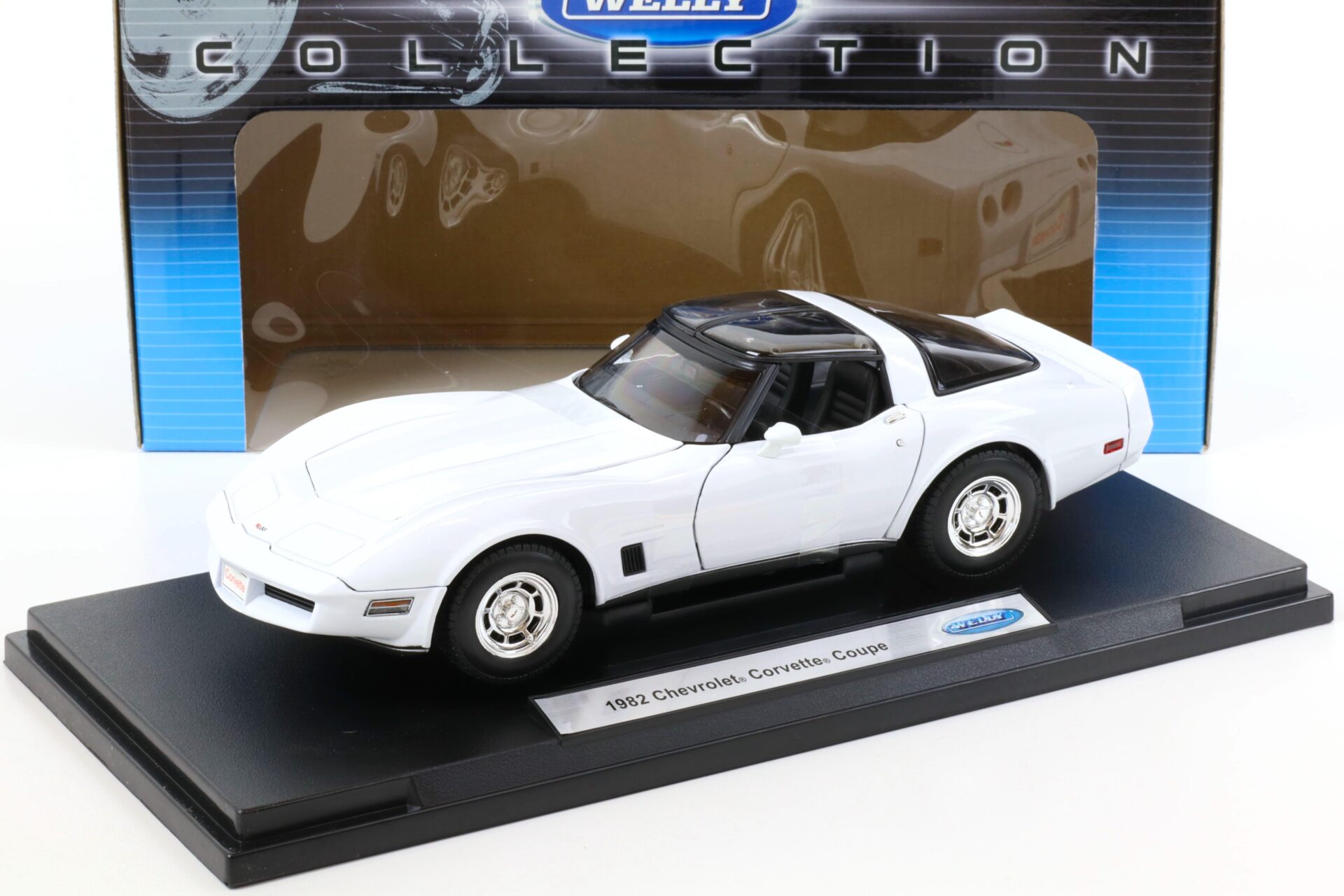 1:18 Welly 1982 Chevrolet Corvette Coupe white