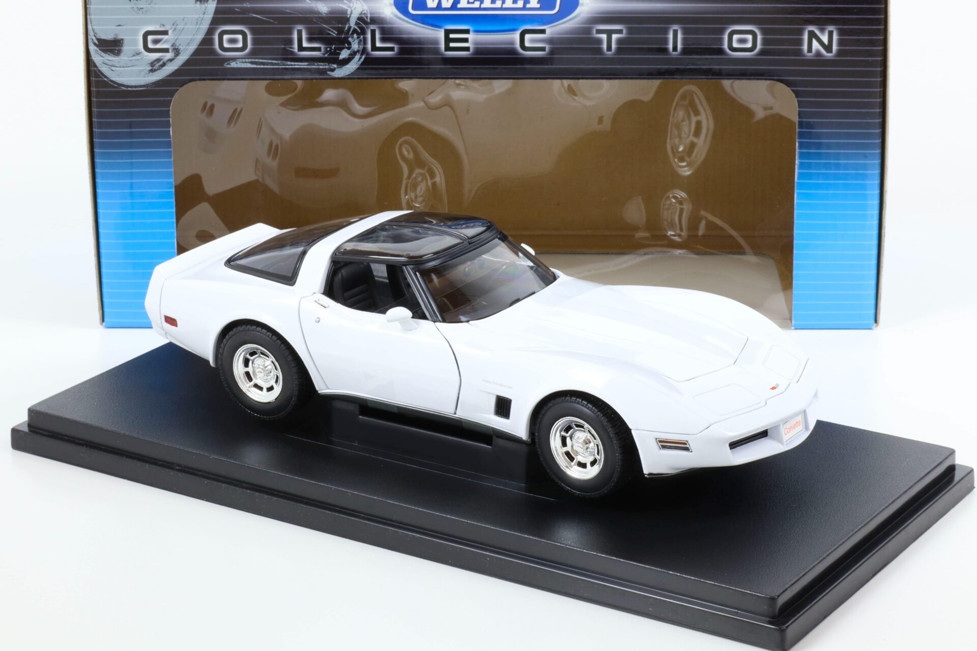1:18 Welly 1982 Chevrolet Corvette Coupe white