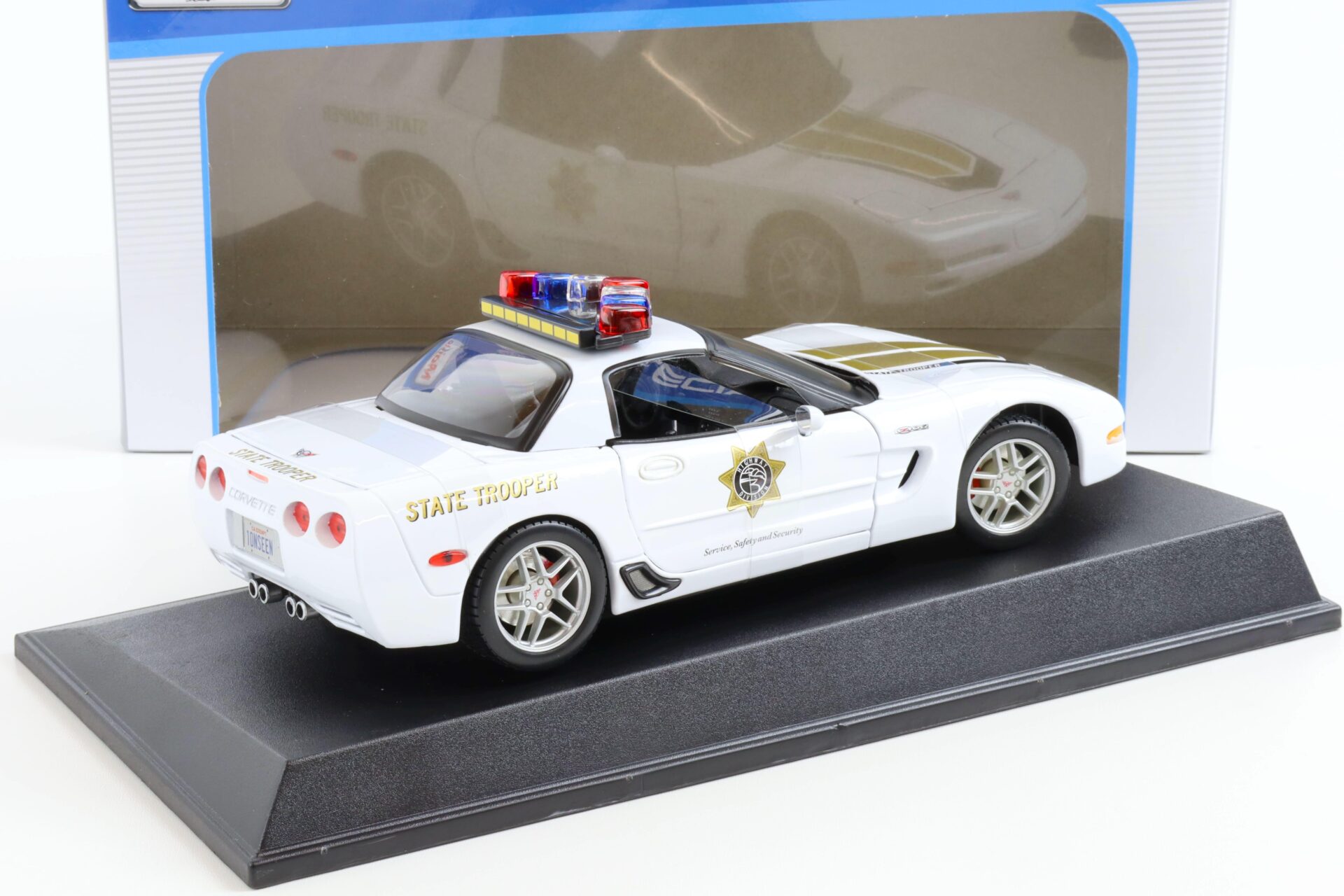 1:18 Maisto Chevrolet Corvette Z06 State Trooper Highway Division white