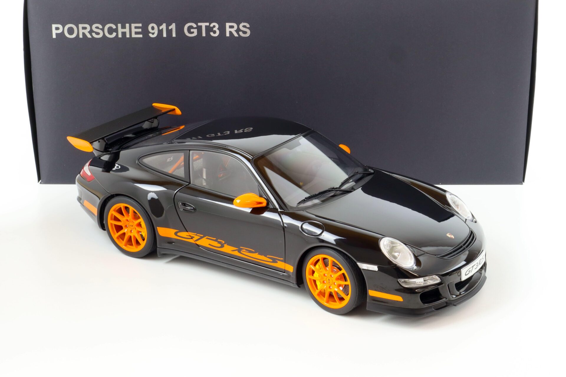 1:12 AUTOart Porsche 911 (997) GT3 RS black with orange stripes 12116