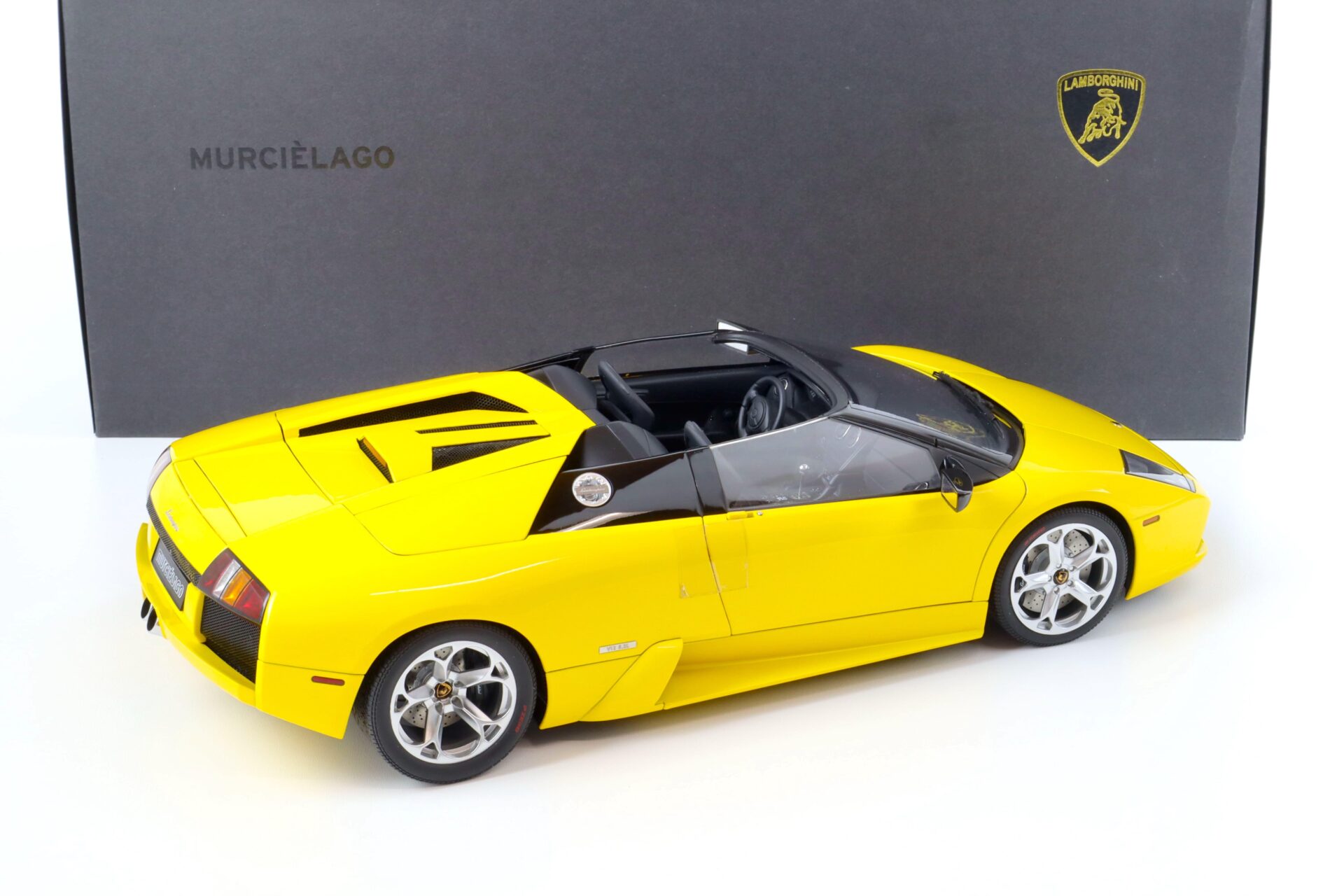 1:12 AUTOart Lamborghini Murcielago Roadster metallic yellow 12081