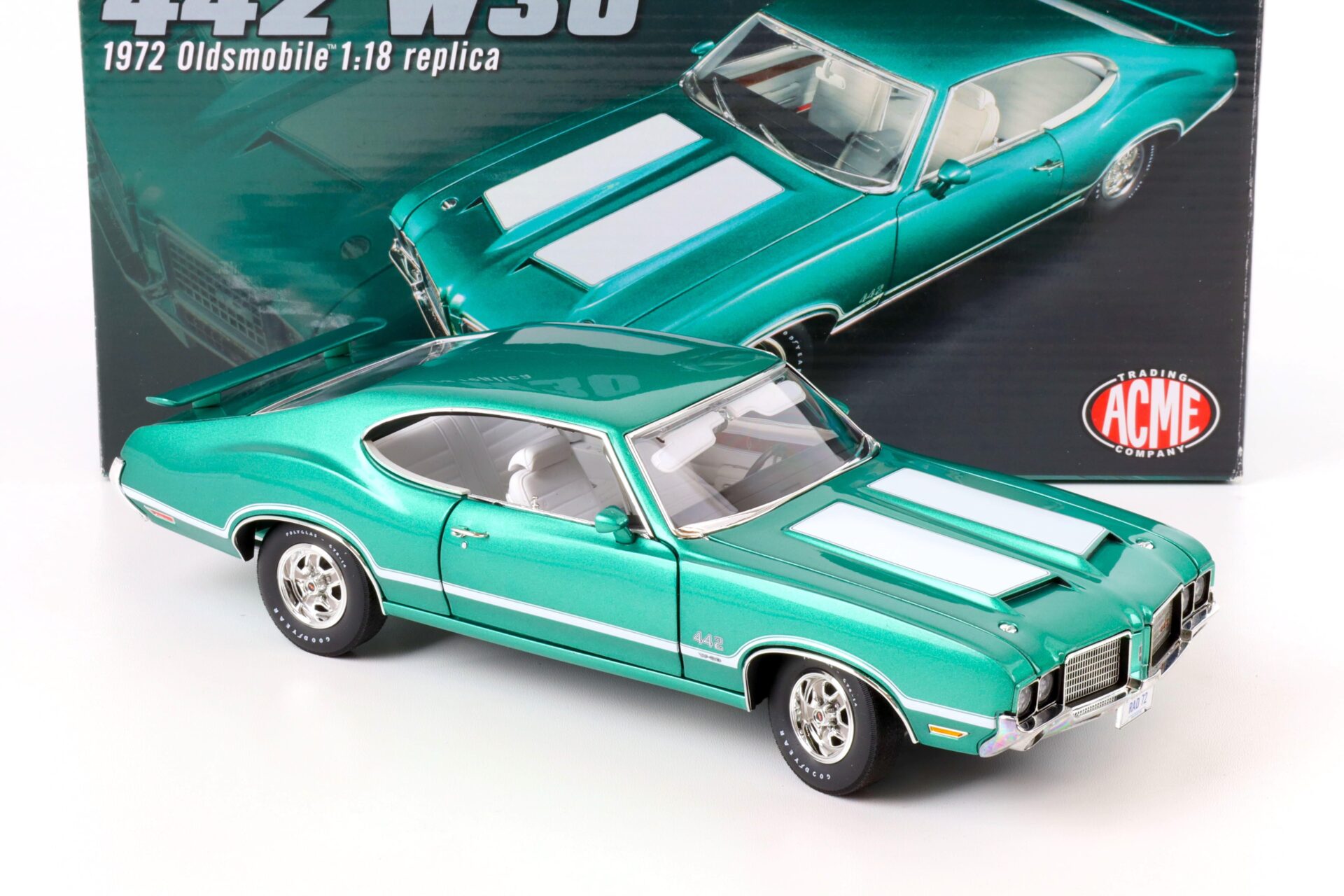 1:18 ACME 1972 Oldsmobile 442 W30 Coupe radiant green/ white