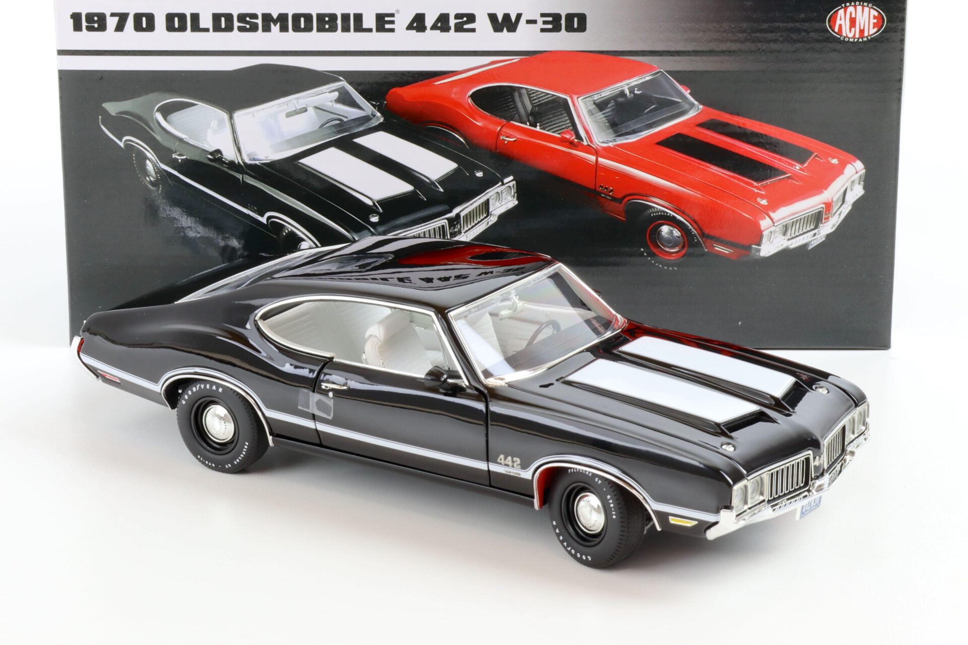 1:18 ACME 1970 Oldsmobile 442 W-30 Coupe black/ white