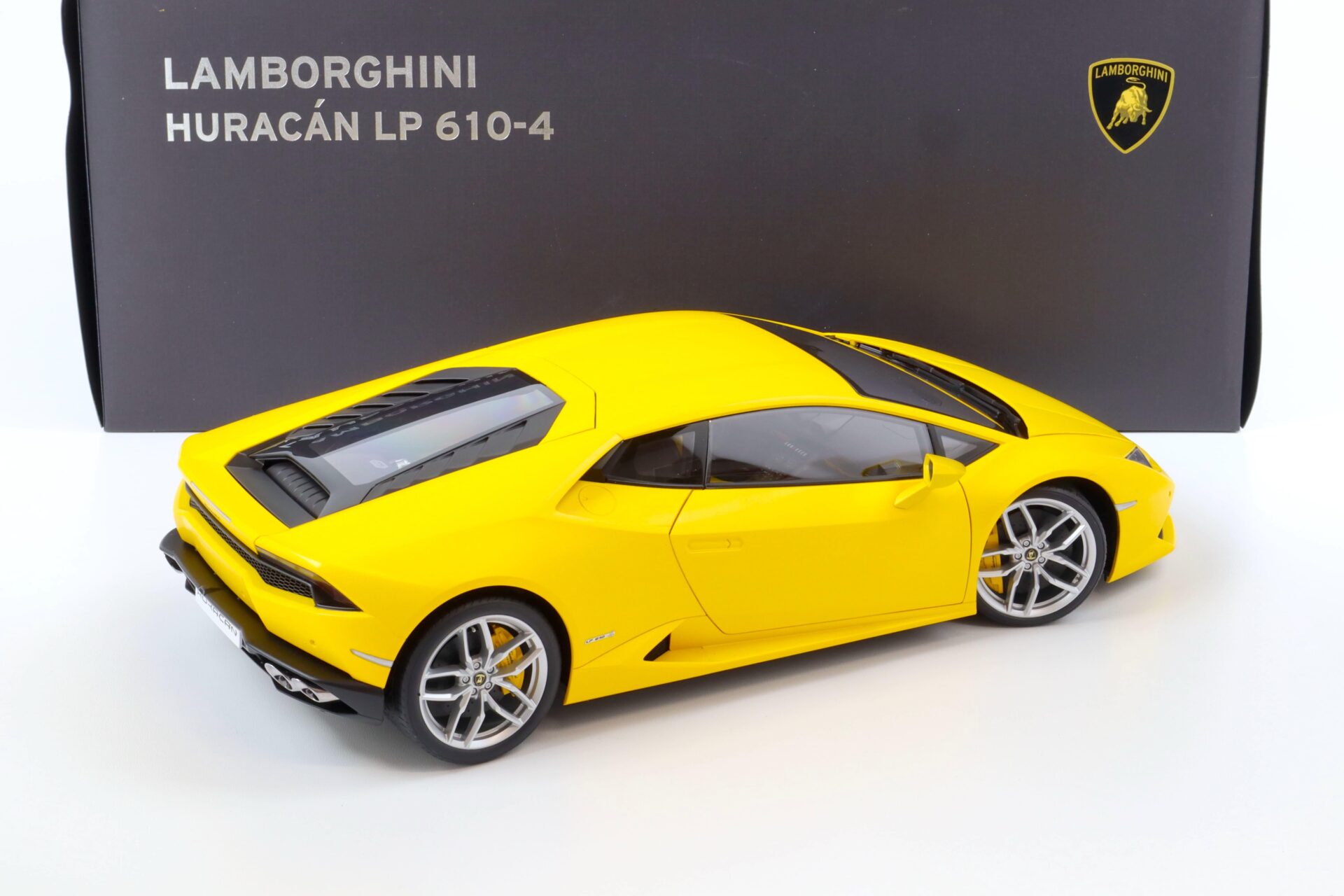 1:12 AUTOart Lamborghini Huracan LP 610-4 Giallo horus/ matt yellow