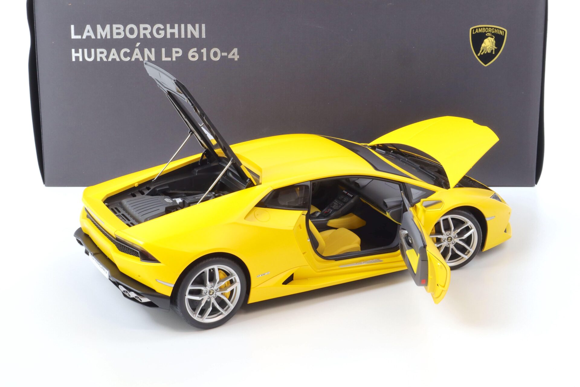 1:12 AUTOart Lamborghini Huracan LP 610-4 Giallo horus/ matt yellow