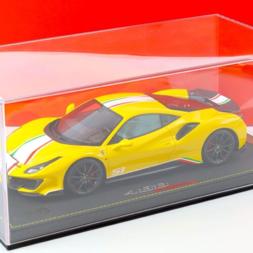 1:18 BBR Ferrari 488 Pista Piloti Ferrari Giallo Modena with display - Limited 168 pcs.