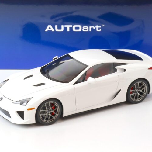 1:18 AUTOart Lexus LFA 2010 whitest white 78850