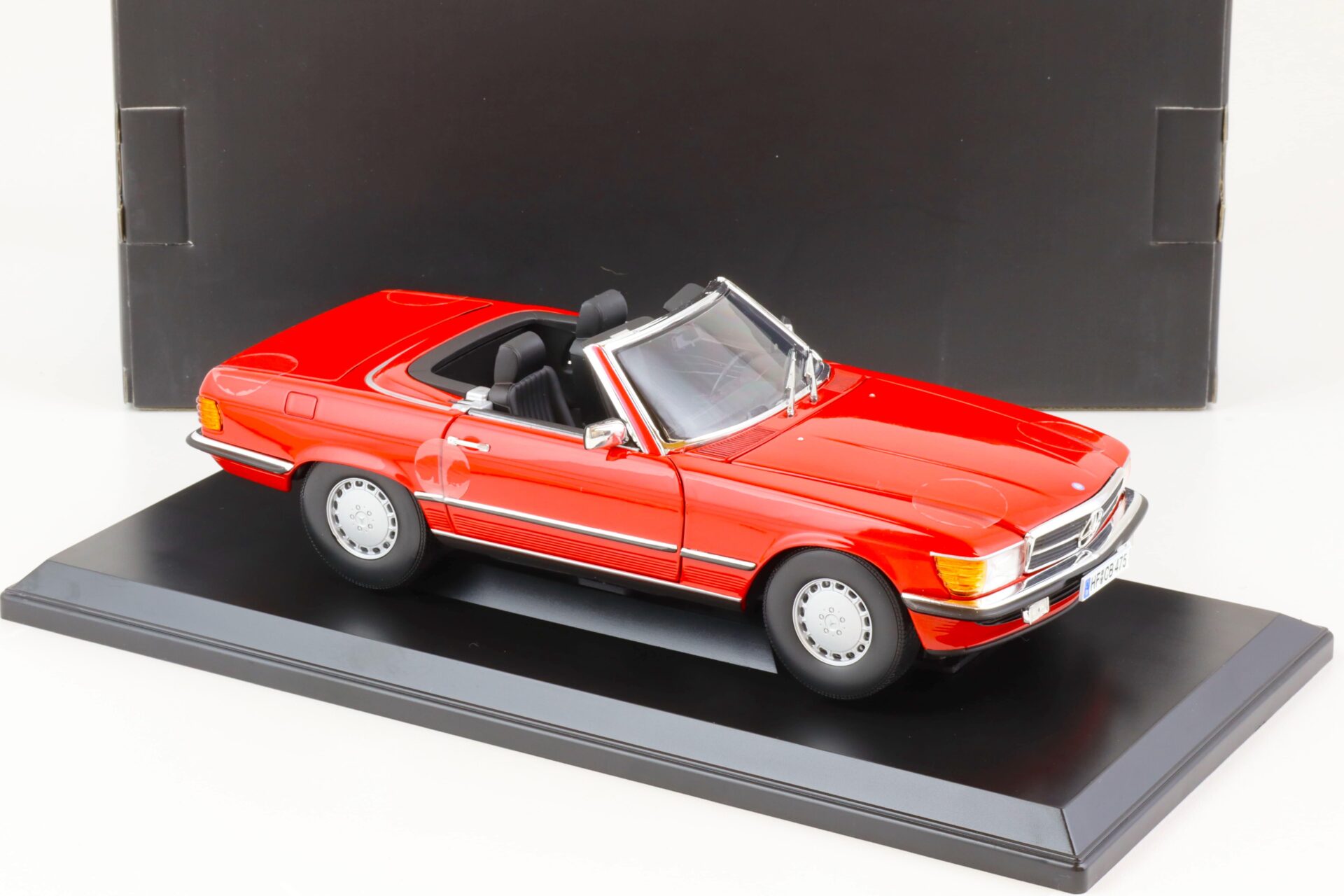 1:18 Norev Mercedes 300 SL R107 Cabriolet 1986 red