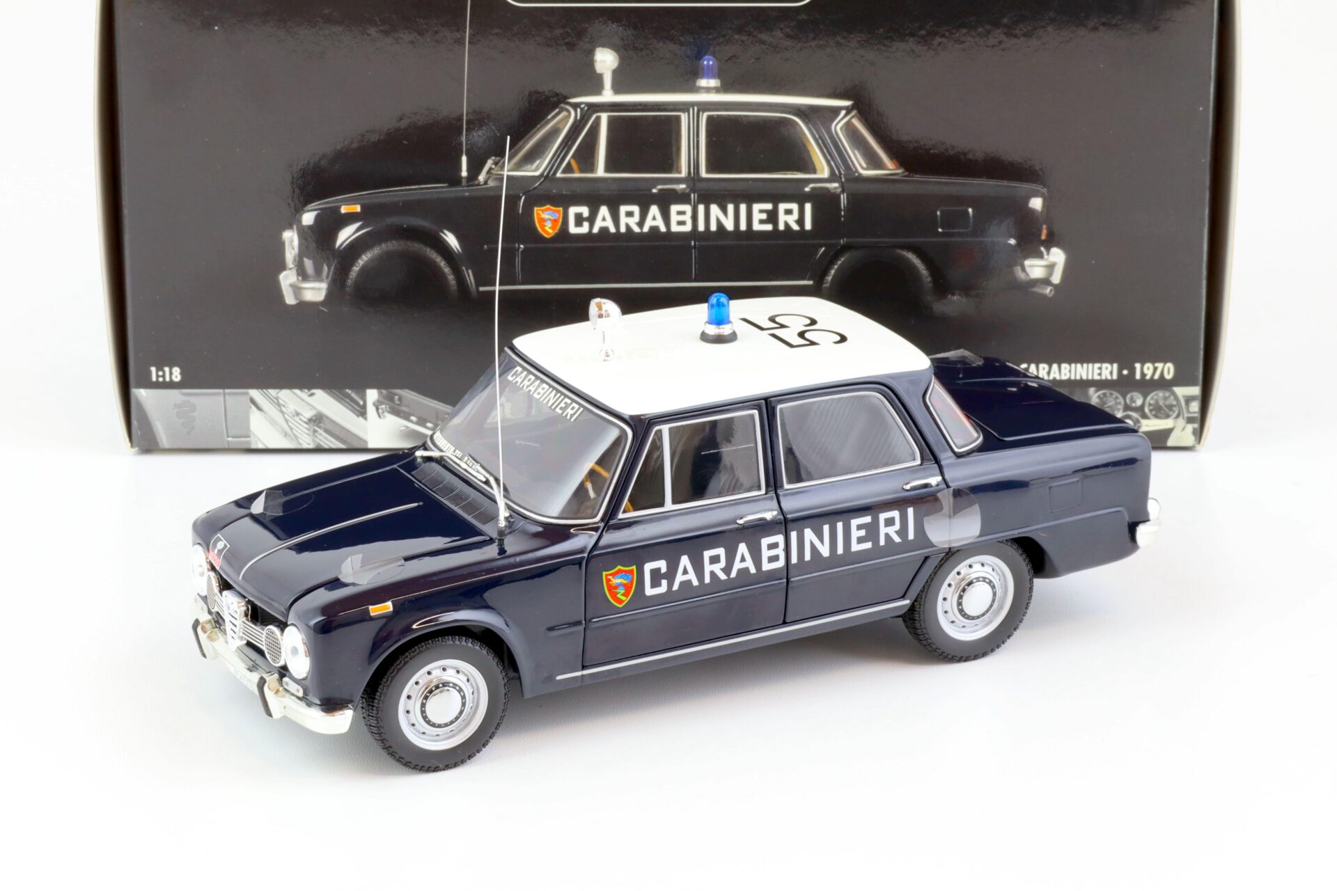 1:18 Minichamps Alfa Romeo Giulia CARABINIERI 1970 dark blue #55