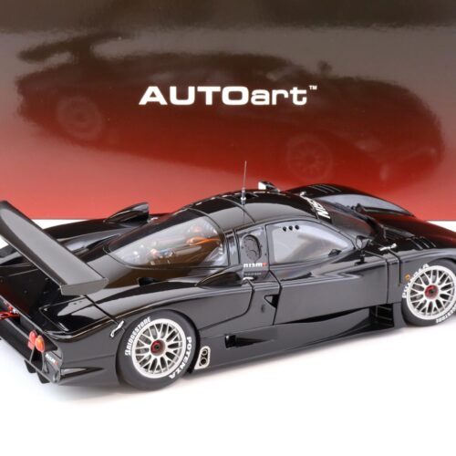 1:18 AUTOart Nissan R390 GT1 Le Mans 1998 black Die-Cast 89878